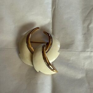 Elegant Gold and Cream Brooch